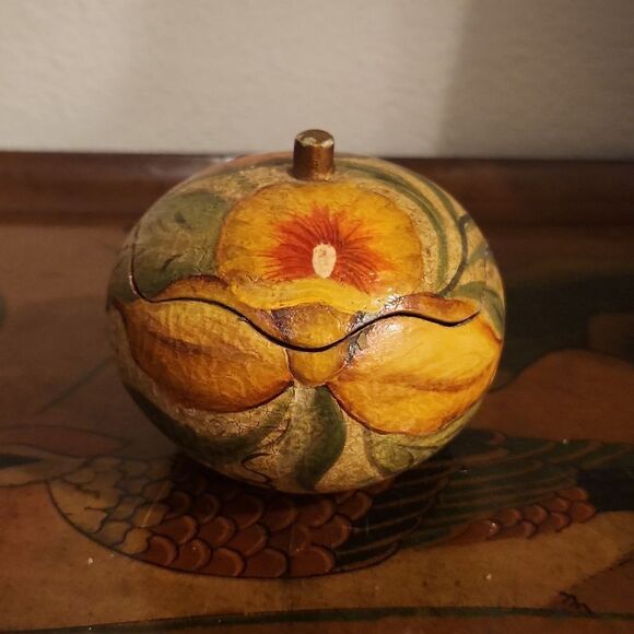 Gourd Tropical Trinket Box - Picture 1 of 5
